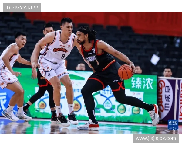 上海久事主场激战深圳马可波罗巅峰对决上演精彩篮球盛宴 上海久事主场激战深圳马可波罗巅峰对决上演精彩篮球盛宴