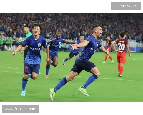 上海海港迎战上海申花激战在即 两队拼劲力争胜利 上海海港迎战上海申花激战在即 两队拼劲力争胜利