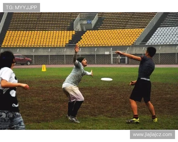 成都飞盘队与重庆飞盘队的速度对决赛后分析与反思