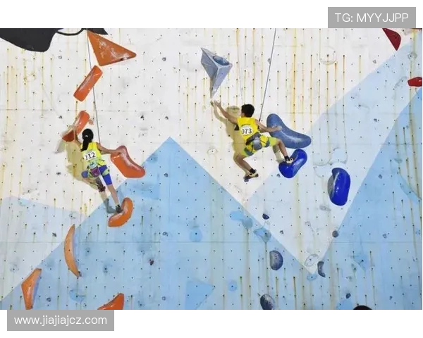 深圳攀岩队战术解析：聚焦攀岩运动的技术与策略探讨