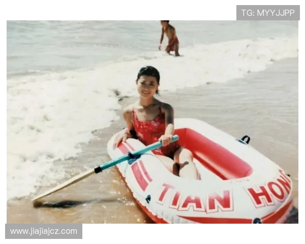 从惊险腾跃到优雅入水探寻跳水运动背后的力量与美感 从惊险腾跃到优雅入水探寻跳水运动背后的力量与美感